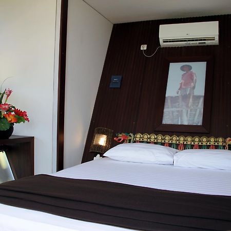 Hotel Bali Umah Tinjung à Tulamben Extérieur photo